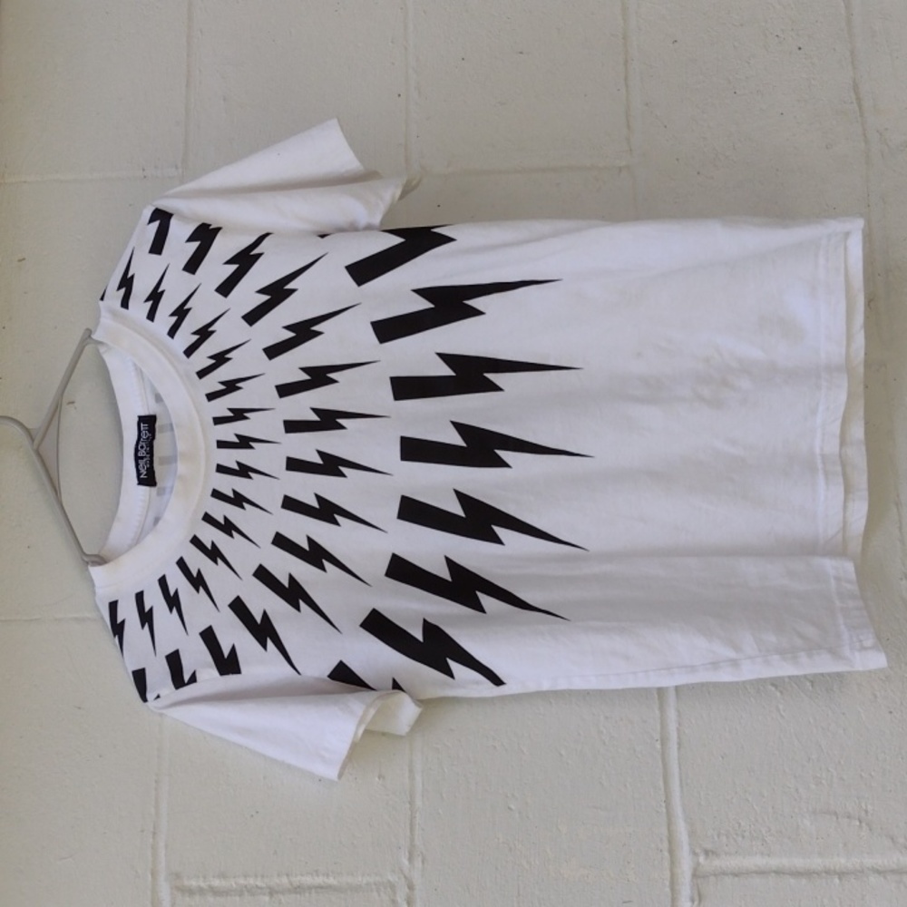 Neil Barrett Designer T Shirt Lightning Design Unisex Black and White